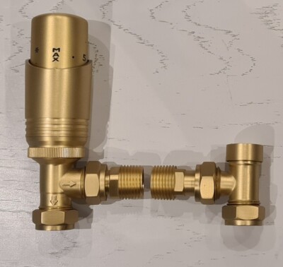 Messing gebürstet abgewinkelt Thermostat Heizkörper Ventile & Sperrschild 15mm Pack Set KT