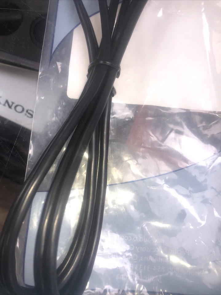  Kenwood KCA-iP22F Video Cable with Front USB for iPod - Image 2 of 3