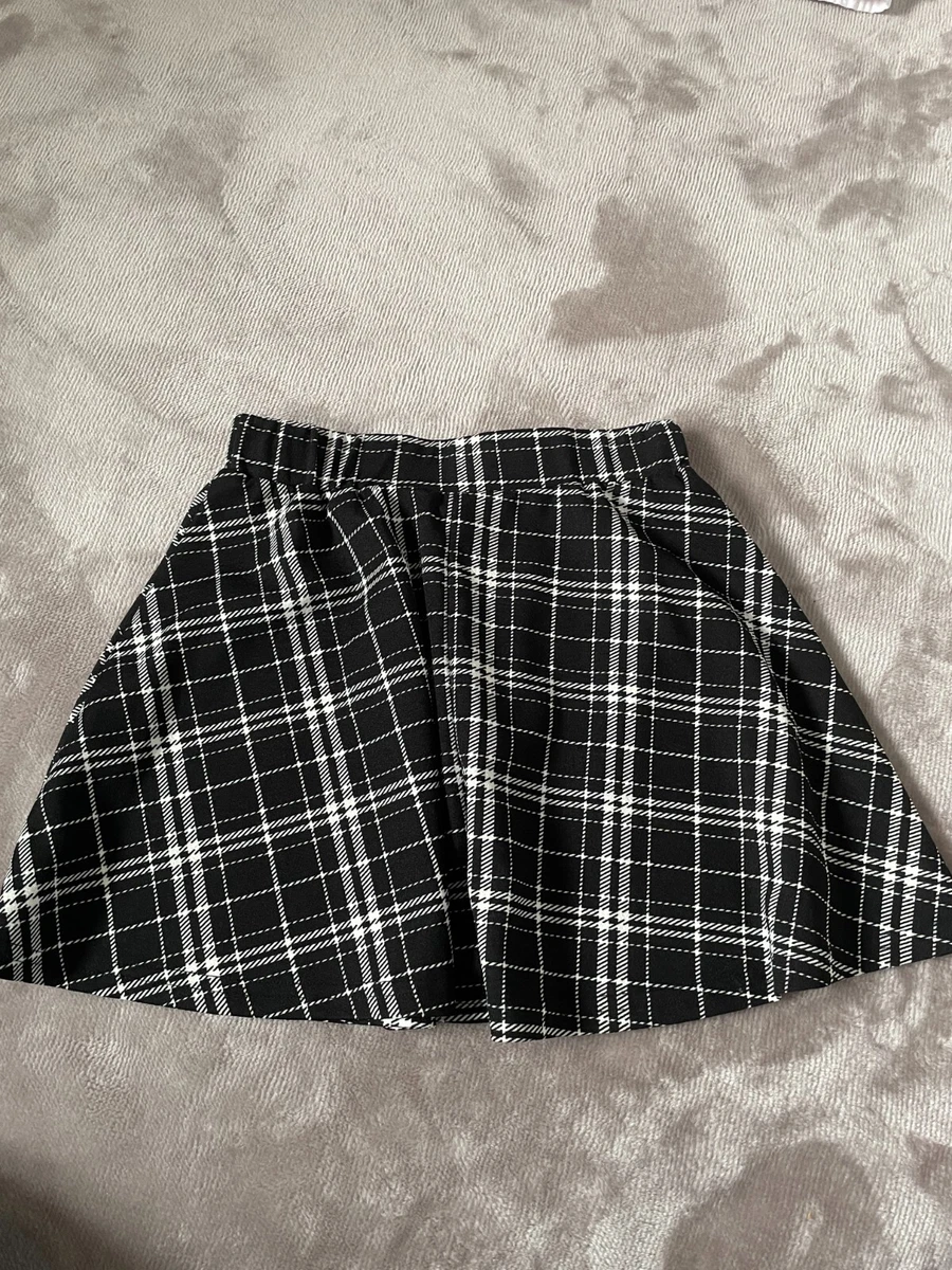 Skater hot sale skirt edgy