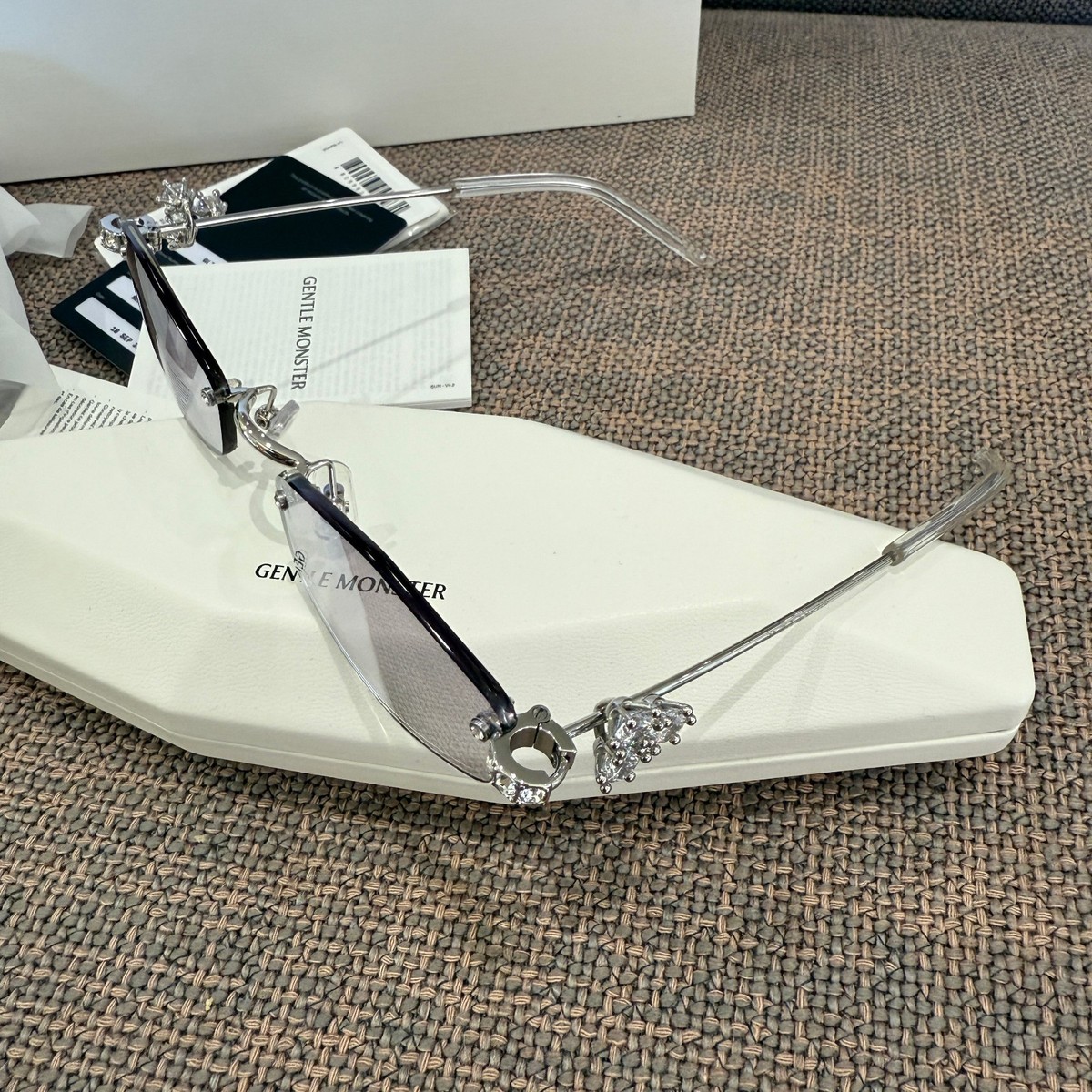 Gentle Monster Glitz 02 VYG Silver Violet Z9EN6U6HHHIT 100