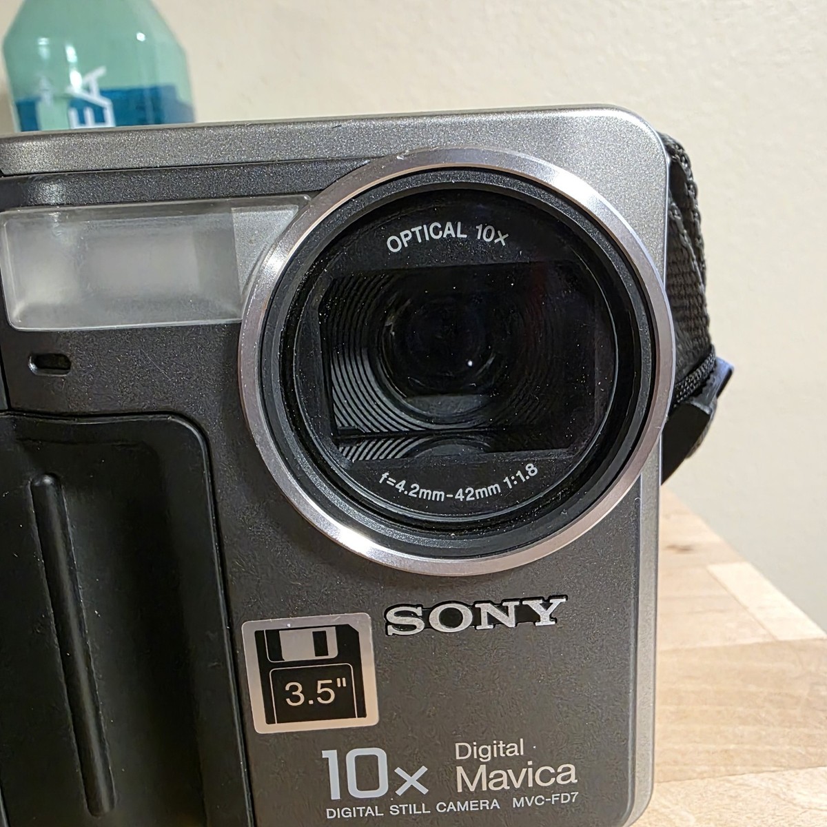 Sony Mavica MVC-FD7 Digital 90s y2k Floppy Camera 0.3MP 10x Zoom