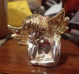 SIGNED SAM PHILIPE .925 SILVER GOLD WASHED THOUGHTFUL ANGEL BROOCH OR PENDANT