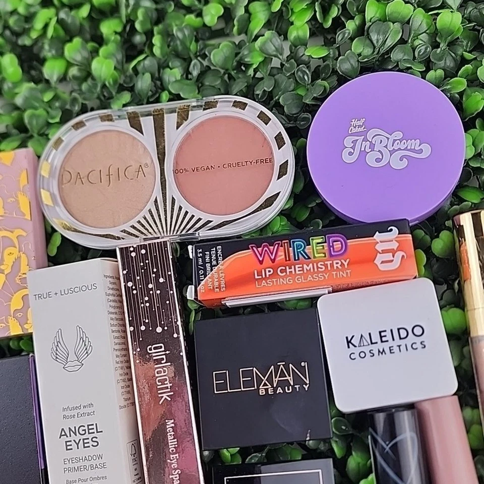 Makeup bundle lot 14 pieces wholesale blush bronzer lip gloss highlighter new - Image 3 of 4