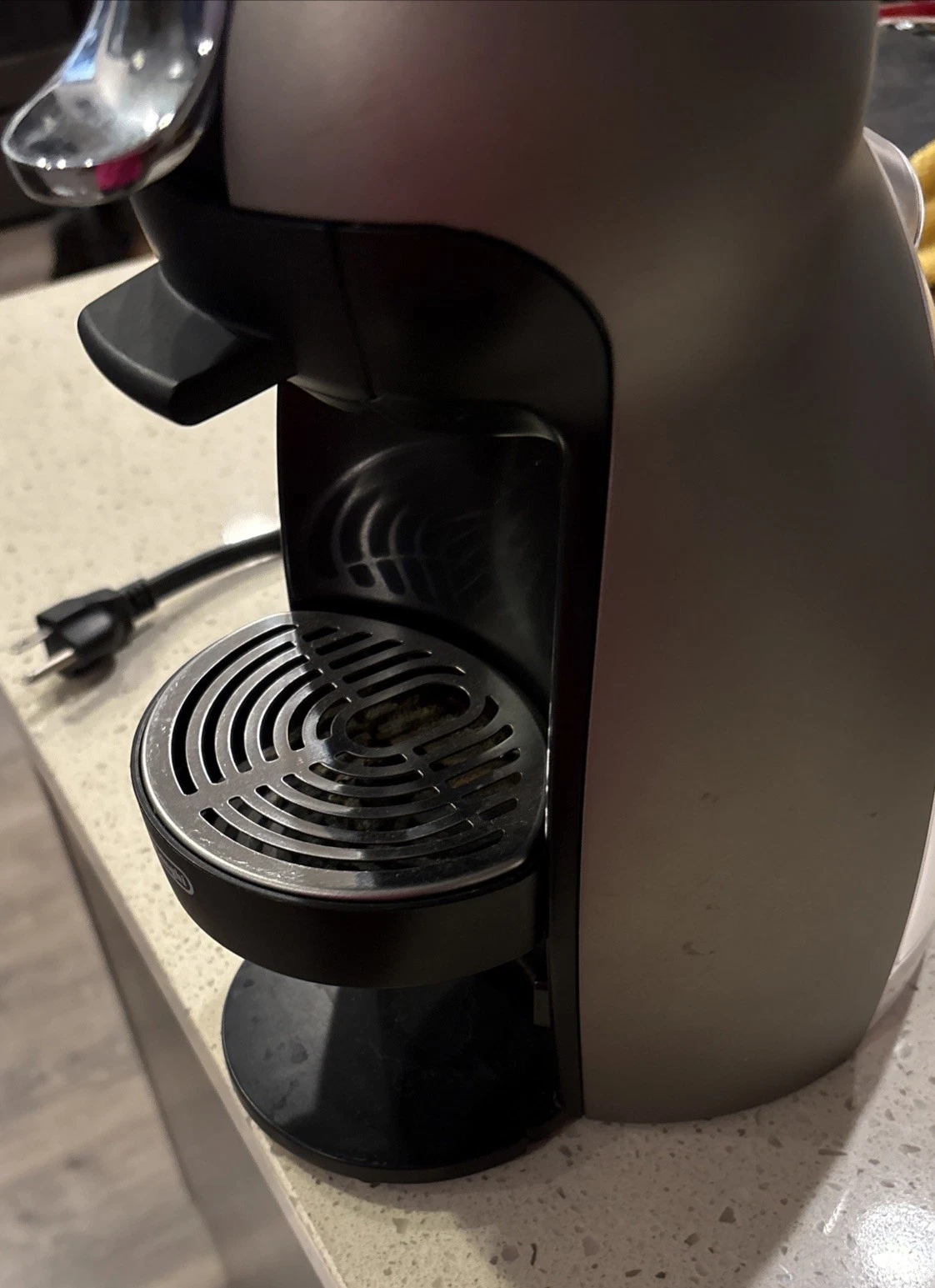 DeLonghi Nescafe Dolce Gusto EDG 200T Plus Coffee Maker Piccolo