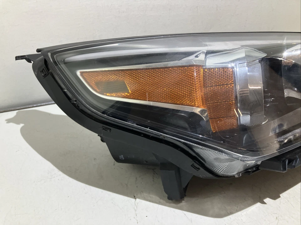 2017 2018 2019 Hyundai Ioniq Passenger Right RH Halogen Headlight OEM 0487 - Image 2 of 4