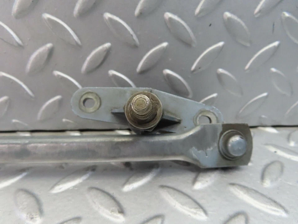 ⚙9720⚙ Mercedes-Benz C123 280CE cupé limpiaparabrisas acoplamiento Foto 3 de 4