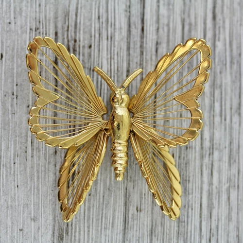 VINTAGE MONET BUTTERFLY BROOCH PIN GOLD WIRE FIGURAL COSTUME JEWELRY 1.75"