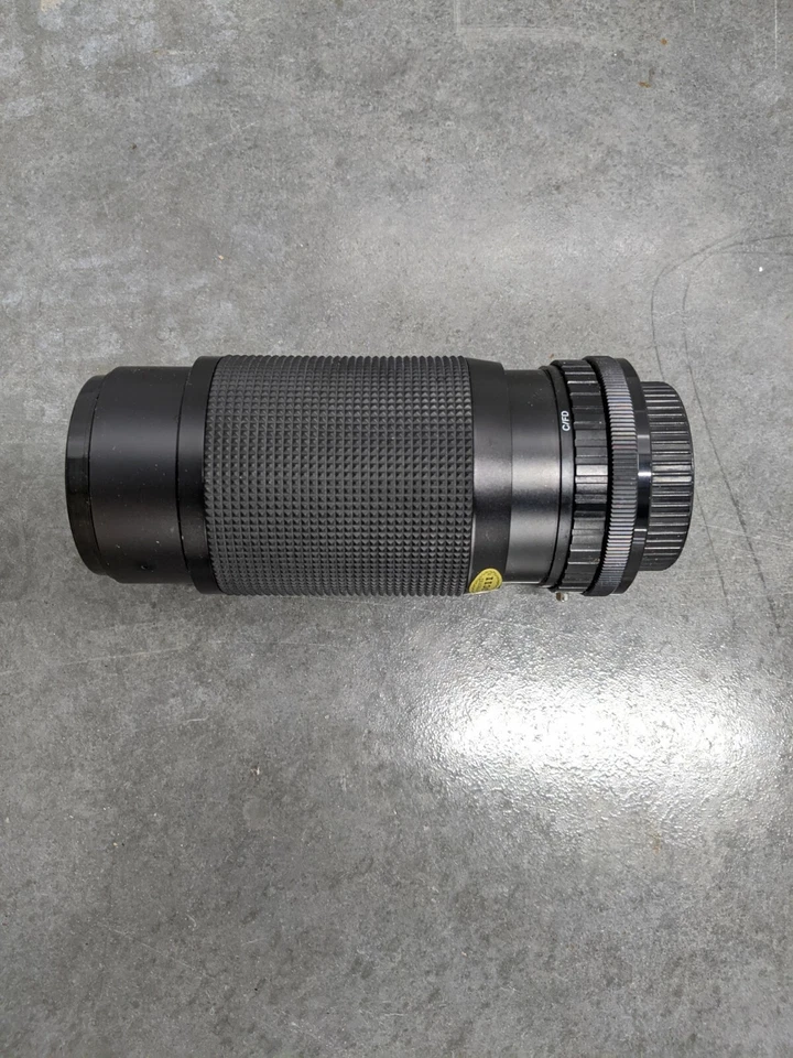 Vivitar 75-200mm f/4.5 Macro Focusing Zoom Lens Telephoto Manual Focus - Image 4 of 4