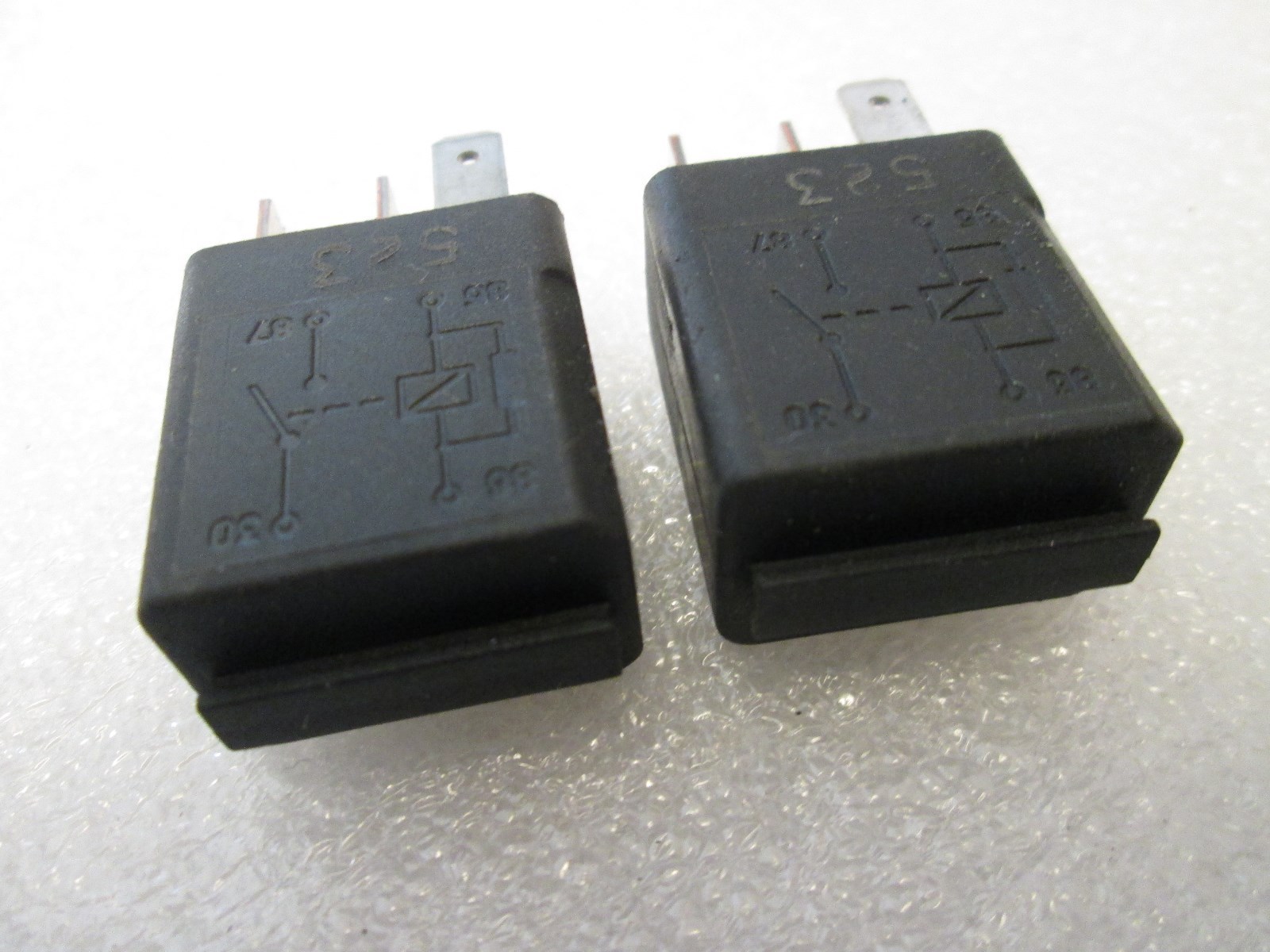 Реле gm 24435922
