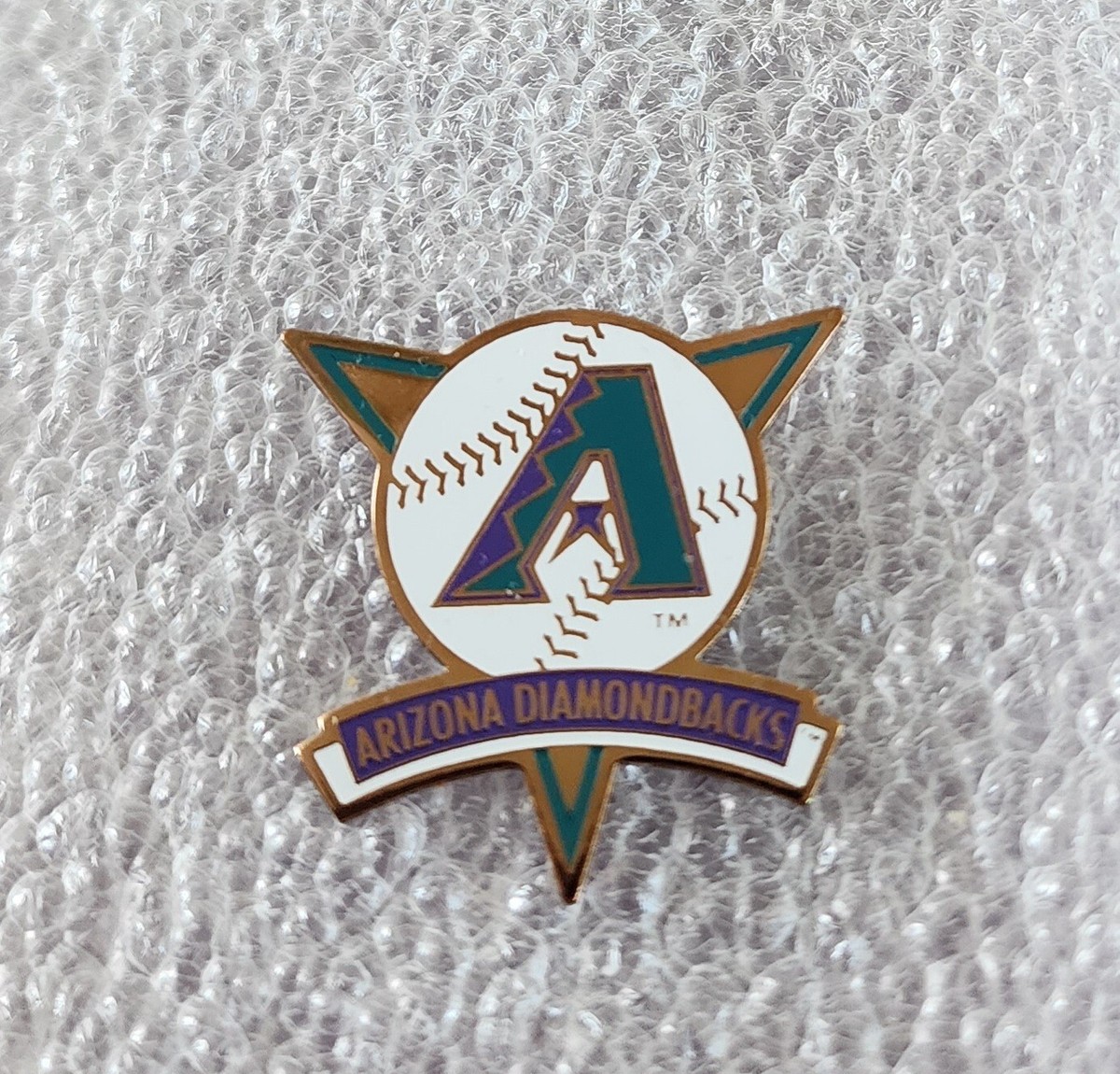 MLB ARIZONA DIAMONDBACKS BASEBALL SHAPED LOGO RETIRED PIN-FREE