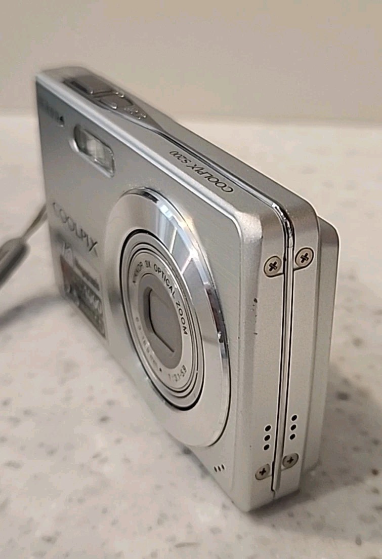 Nikon COOLPIX S200 7.1MP Digital Camera - Silver for sale Nikon COOLPIX S200 7.1MP Digital Camera - Silver for sale
