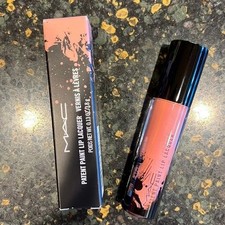Pintura de patente MAC laca de labios brillo de labios PATENTE PLACER 585 melocotón natural nuevo en caja