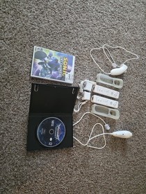 White Nintendo Wii Console Bundle Complete