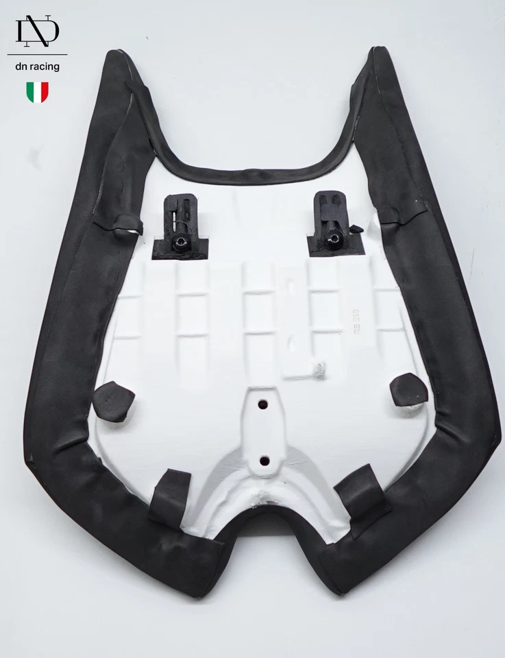 Sella Racing in neoprene per Aprilia RS 660 - Immagine 2 di 4