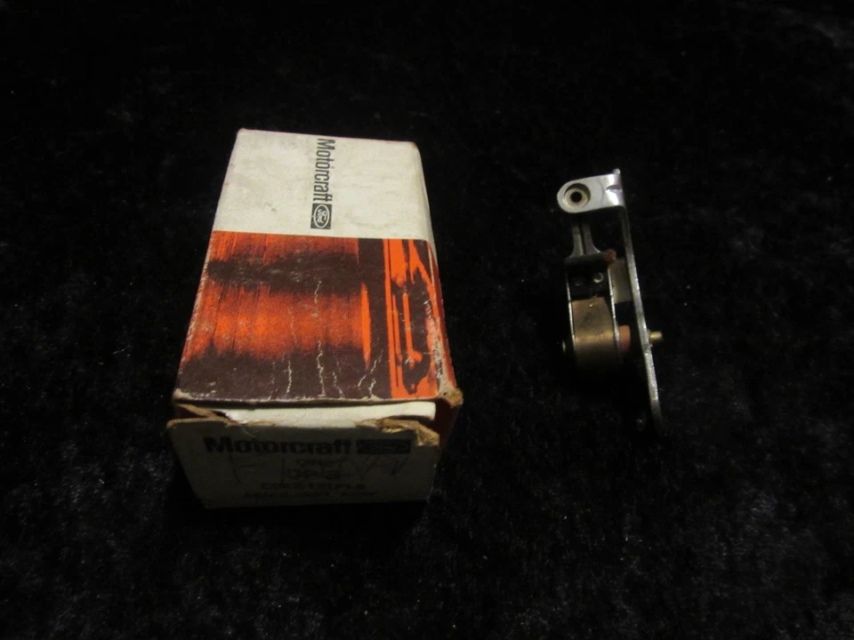 NOS 1949-1973 Ford Lincoln Mercury Ford Motorcraft Ignition Contact Point Set - Image 2 of 3