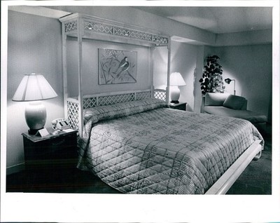 1986 Photo Morganton Henredon Furniture Industries Bedroom King Sheraton 8X10