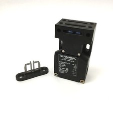 Schmersal AZ 16 ZVRK-M16 Safety Door Interlock NC-NO 230VAC/4A w/Actuator Key