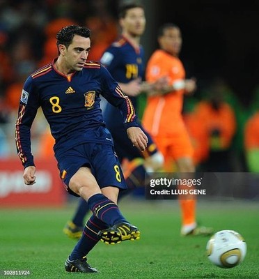 SPAIN AWAY - World Cup 2010 - Football Soccer - XAVI # 8 - XL (Run