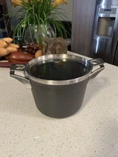 Calphalon Premier Hard Anodized Nonstick 4.5 QT Soup Pot/lid Space Saver.