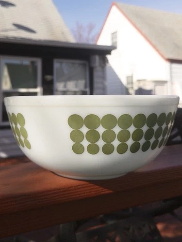 RARE Pyrex Green Polka Dot Mixing Bowl 404 4 Quart 10.5x4.5 Vintage MCM