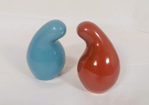 Set of 2 Vtg Eva Zeisel Salt and Pepper Blue Brown Red Wing Pottery Schmoo Shmoo