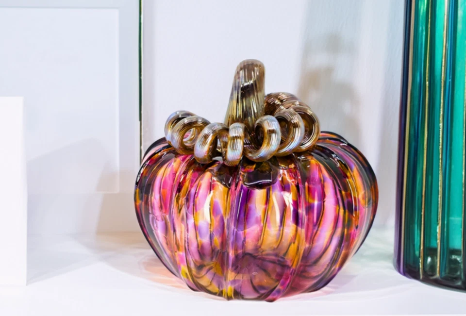 Luke Adams Glass Pumpkin- Pav, Mini - Image 1 of 1