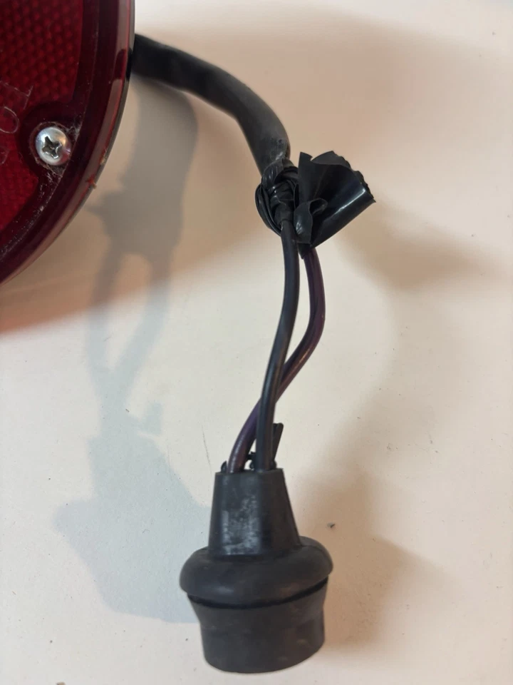 NOS 1967 - 1978 雪佛兰 GMC 卡车踏板尾灯镜片 原始设备制造商 通用指南 对 原始设备制造商 — 第 2/4 张图片