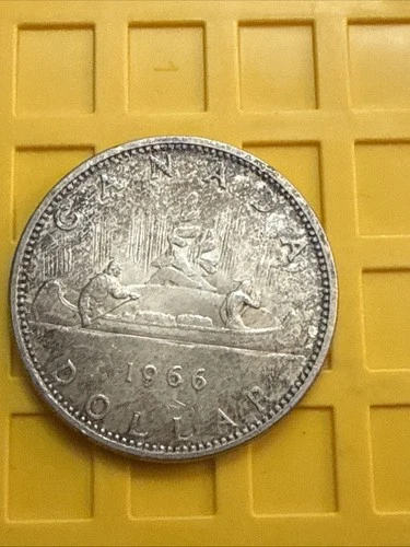 1966 Canada Silver Dollar Elizabeth II Voyager Dollar 80% ASW 0.6 troy ounces E8