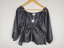 Gilli Leopard Print Deep Vee 3/4 Sleeve Blouse NWT