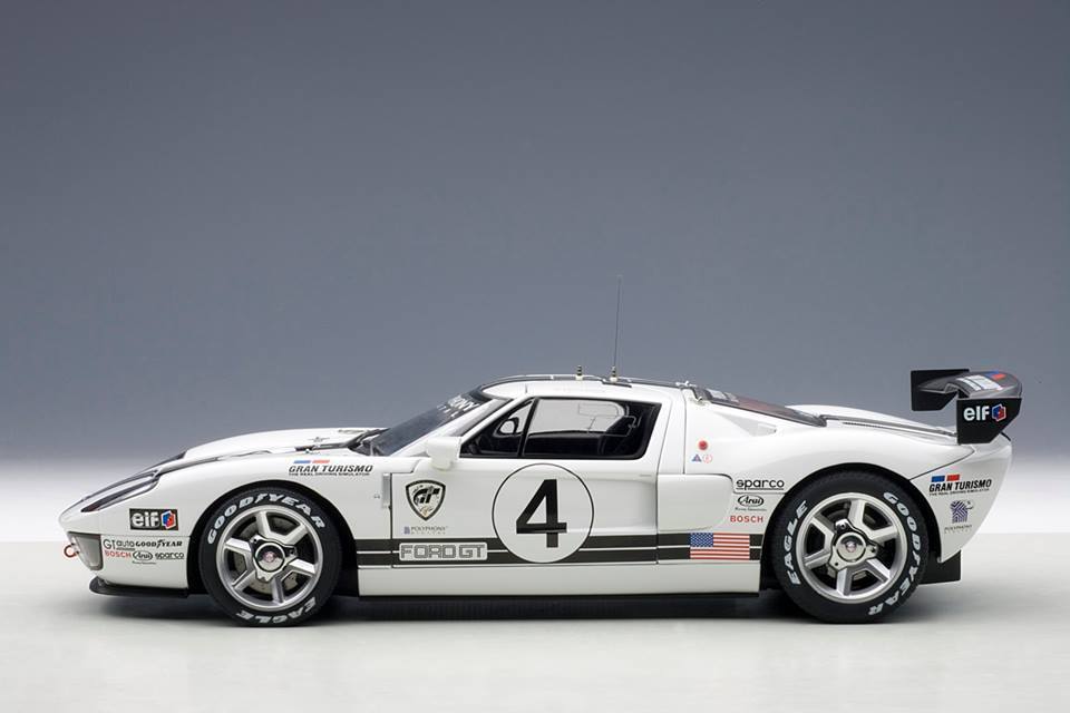 LOT SET OF 2 FORD GT LM RACE CARS SPEC II CARBON FIBER LOT SET OF 2 FORD GT LM RACE CARS SPEC II CARBON FIBER