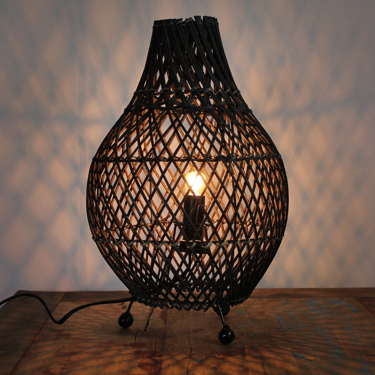 Black rattan table lamp 2025