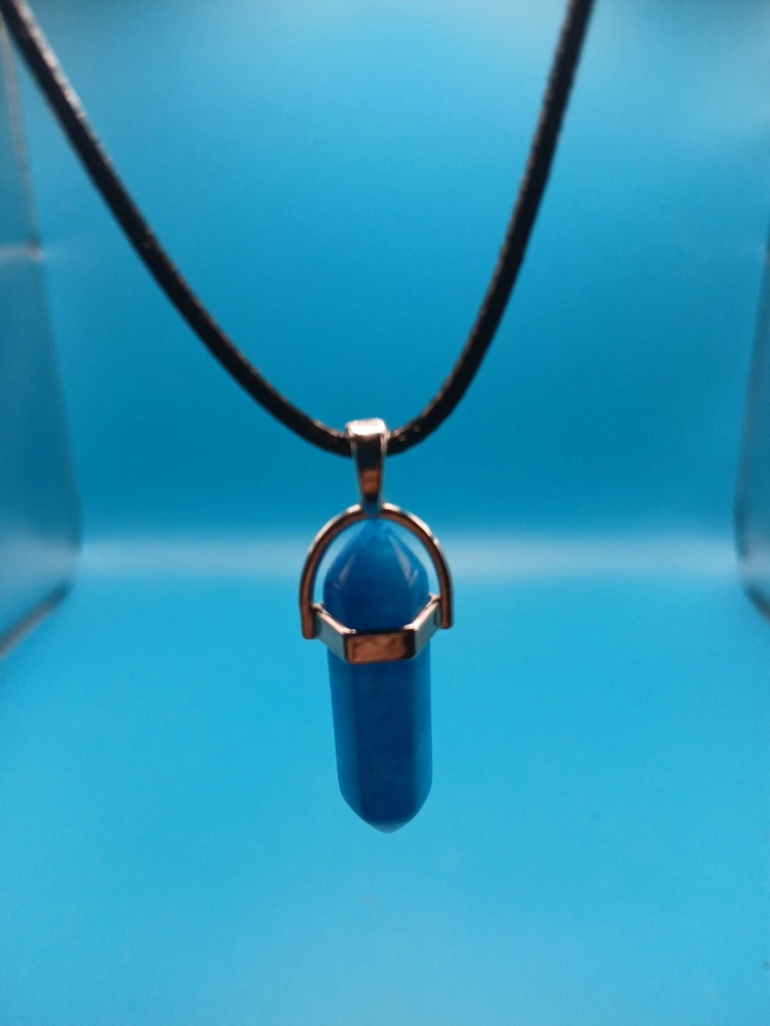 VETEMENTS Collana con filo di pietra turchese