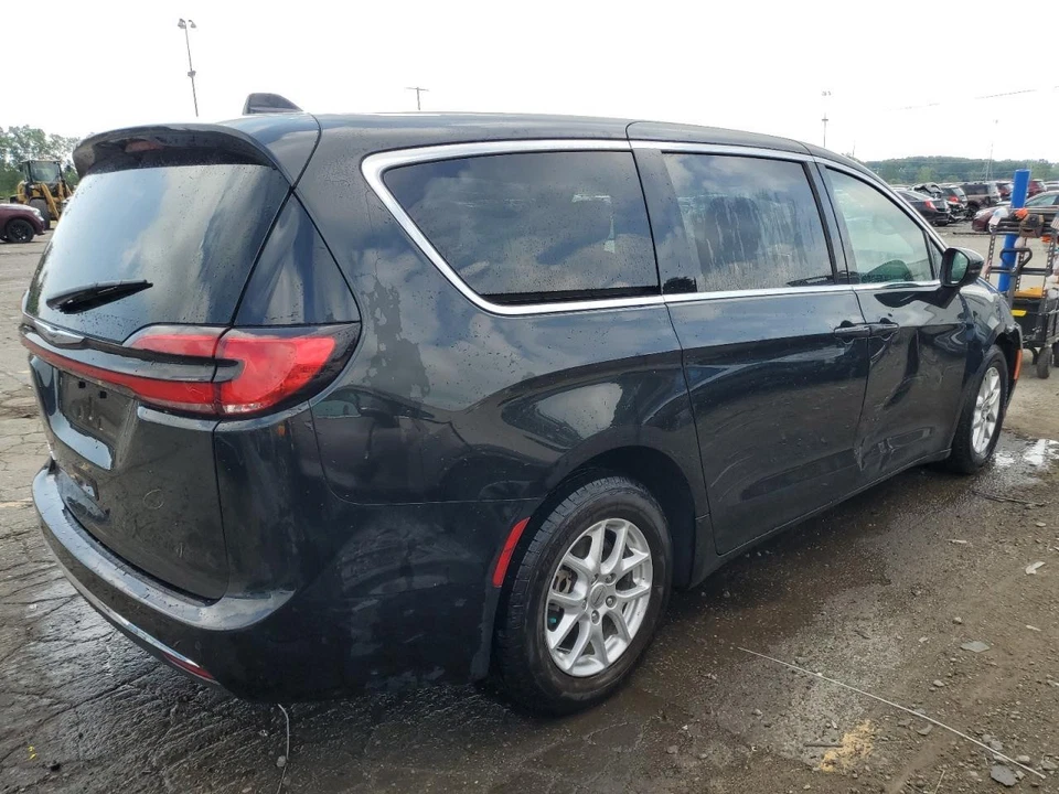 Used Automatic Transmission Shift Lever Assembly fits: 2023 Chrysler Pacifica G - Image 3 of 4