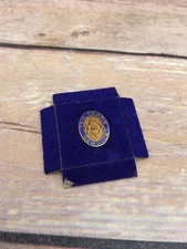 Vintage Signed UAC 10 Years Service Pin Award Underwriting Member Pin