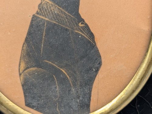 Antique 19th Century Gold Highlighted Silhouette Portrait of a Lady in Profile - Picture 6 of 12