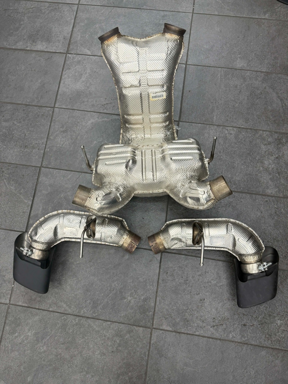 2018 MCLAREN 570S EXHAUST MUFFLER 13HA004CP