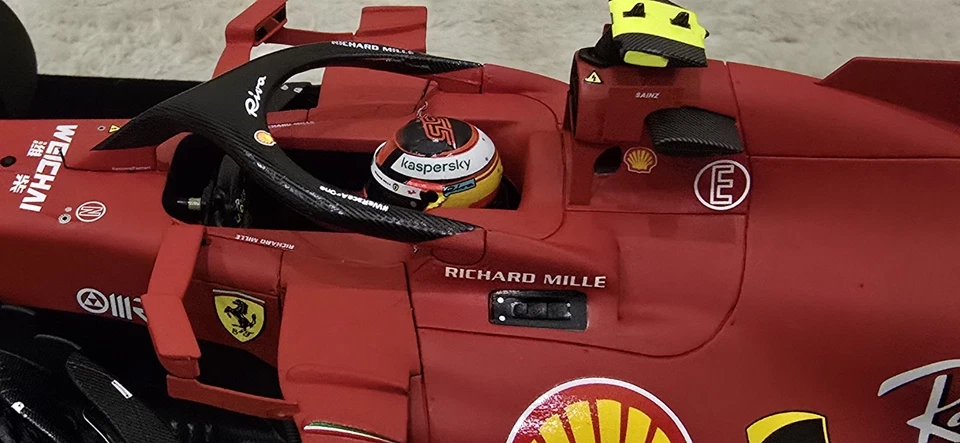 F1 Ferrari SF21 Monaco Gp. 2021 Carlos Sainz 1:18 Looksmart - Image 3 of 4