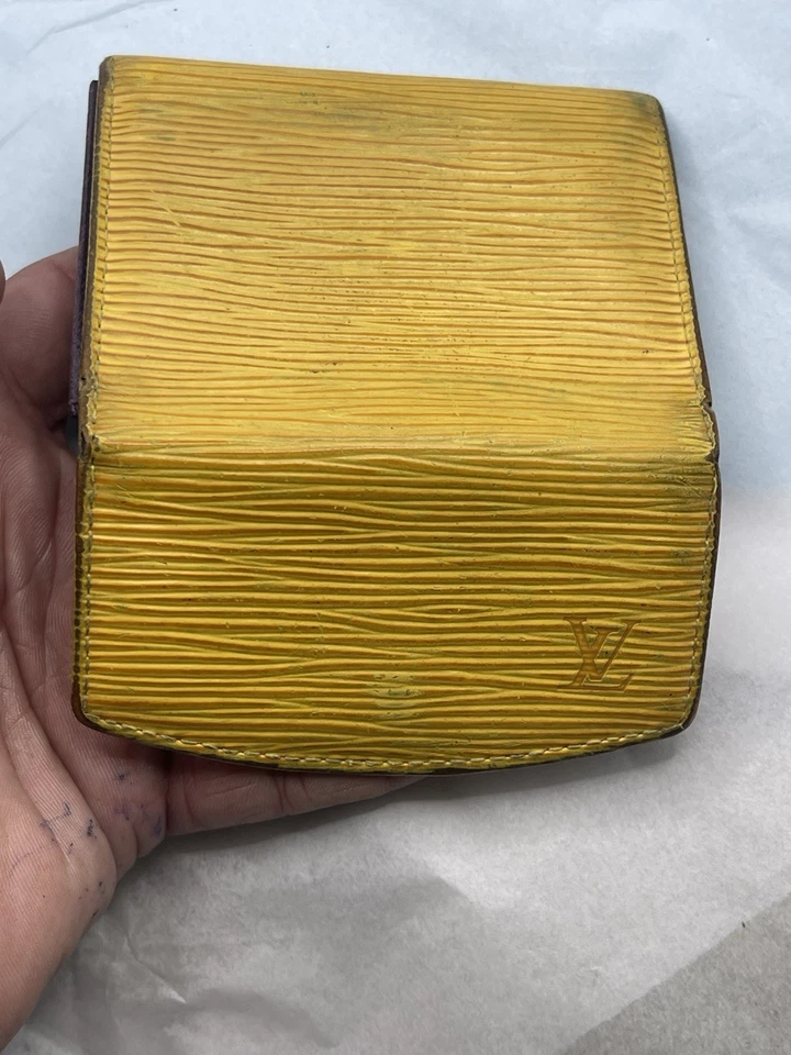 Cartera Louis Vuitton de cuero Epi amarilla interior púrpura vintage Francia Foto 4 de 4