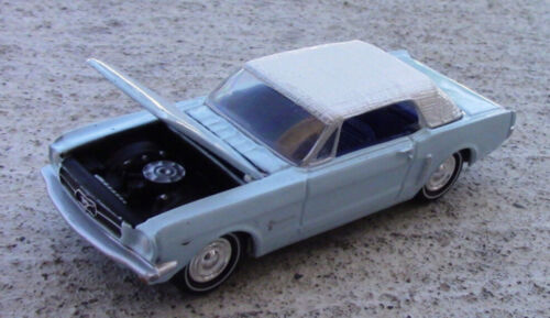 1998 Johnny Lightning James Bond 007 40th Anniversary MUSTANG Convertible LOOSE - Picture 1 of 4