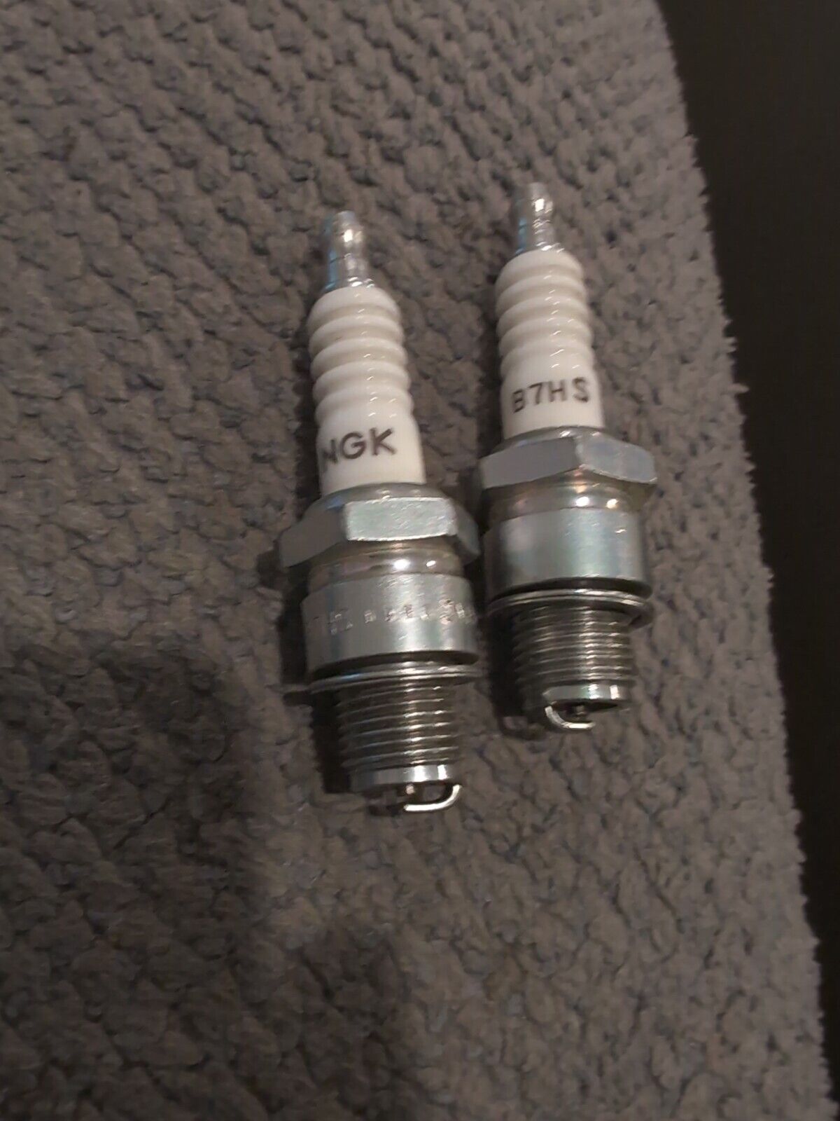 2 NGK 5110 B7HS Standard Spark Plugs for W5AC W5A W4C3 W22FS-U W22FS gz