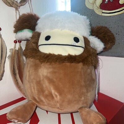 NWT Squishmallow 8  BENNY The Bigfoot Brown Yeti Winter Trapper Hat Holiday 2023