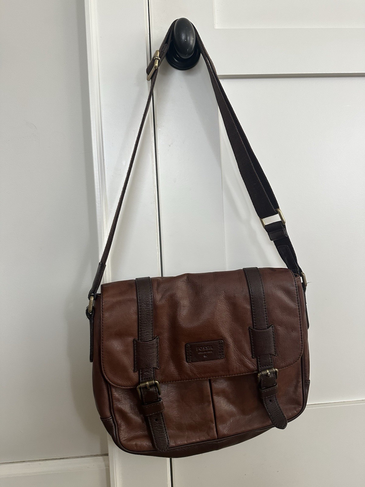 Fossil Men’s Brown Genuine Leather Evan Messenger Bag Satchel Laptop Sleeve Y2K