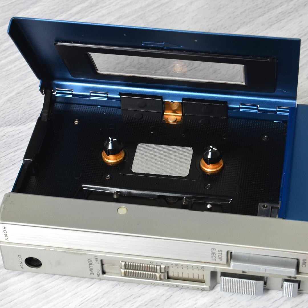 Sony First Generation Walkman Tps-L2 Guys Dolls Vintage JPN