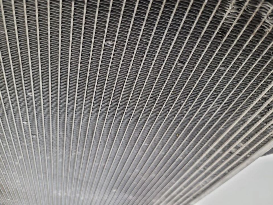  2012 2013 2014 2015 Chevrolet Camaro AC Condensador LS  - Imagem 2 de 4