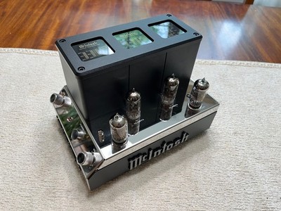 McIntosh MHA200 Headphone Amplifier w/ box and cage