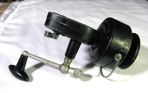 Garcia Mitchell 306 Spinning Reel, Right Handed, Anti-Reverse, Front Drag - GUC - Picture 10 of 10