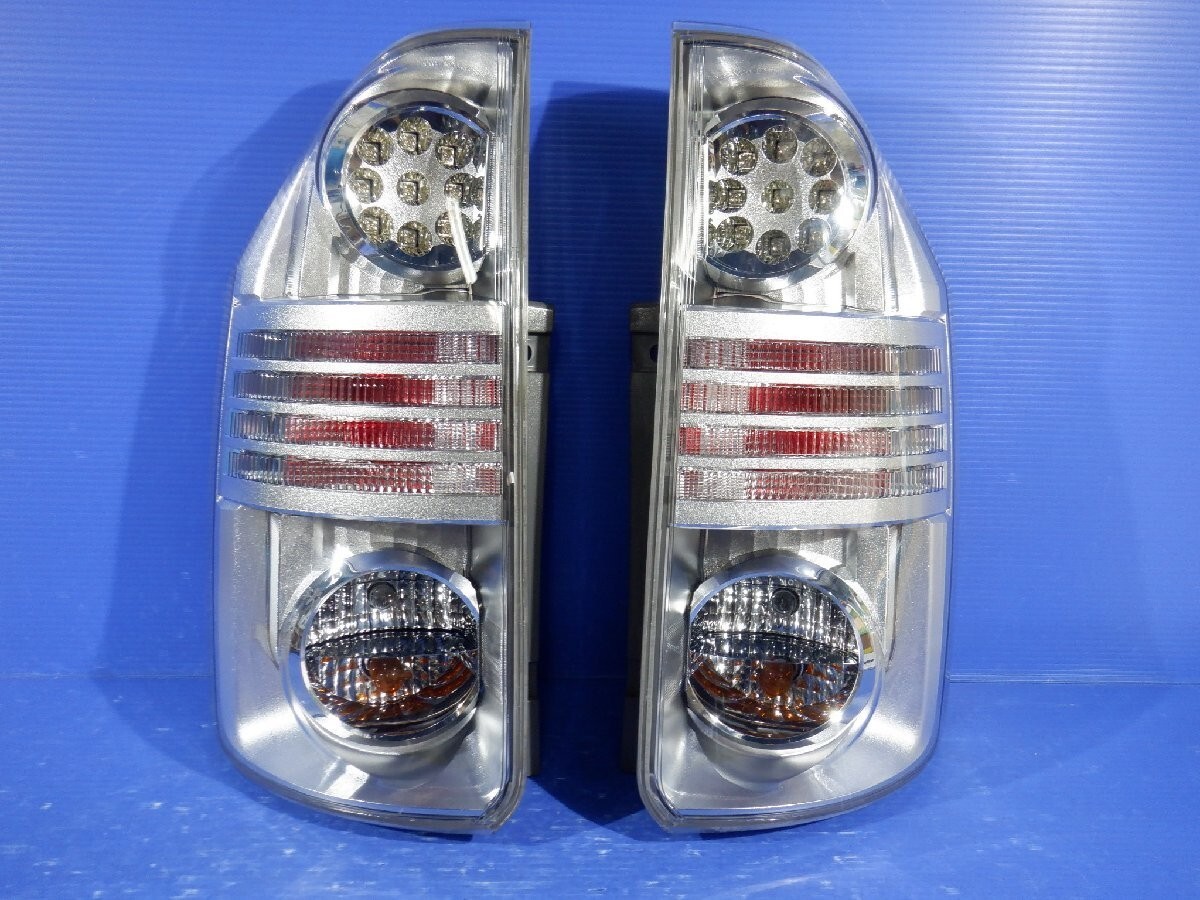70系　ヴォクシー　純正　LED　テールランプ　ICHIKOH 28-199 Toyota Noah Voxy ZRR 70-75 Genuine Tail Light Set ICHIKOH 28
