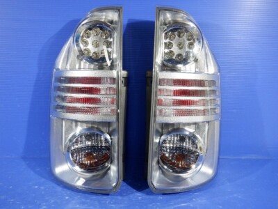 70系　ヴォクシー　純正　LED　テールランプ　ICHIKOH 28-199 Toyota Noah Voxy ZRR70 ZRR75 Tail Light Right ICHIKOH 28-199