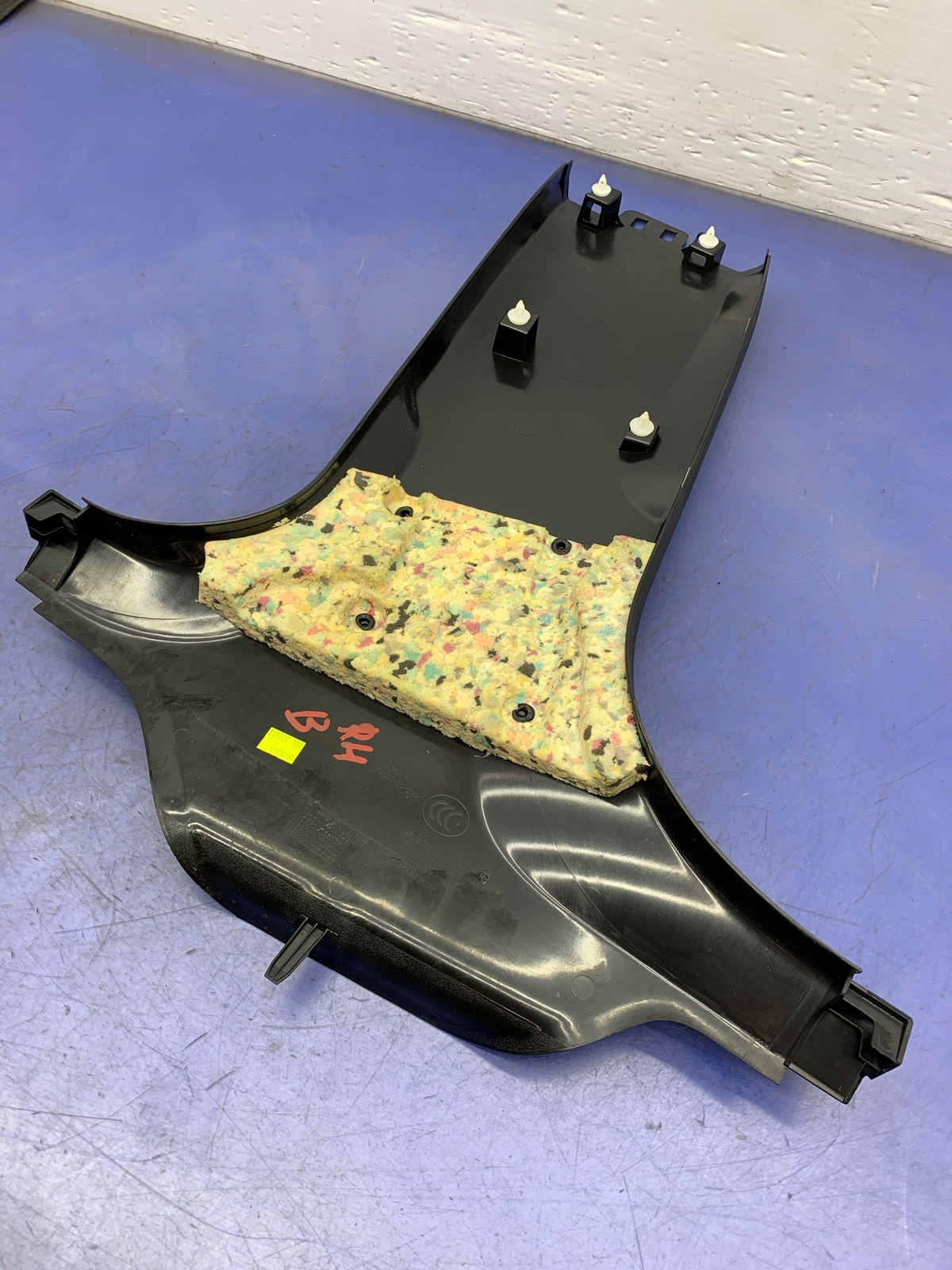 2017 - 2022 BMW 540XI G30 OEM RIGHT SIDE B PILLAR LOWER TRIM COVER 