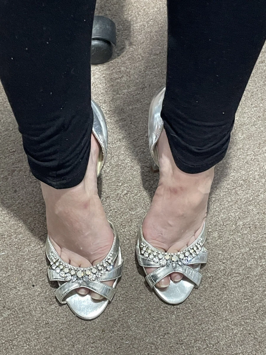 Ladies silver sandals size 7 clearance